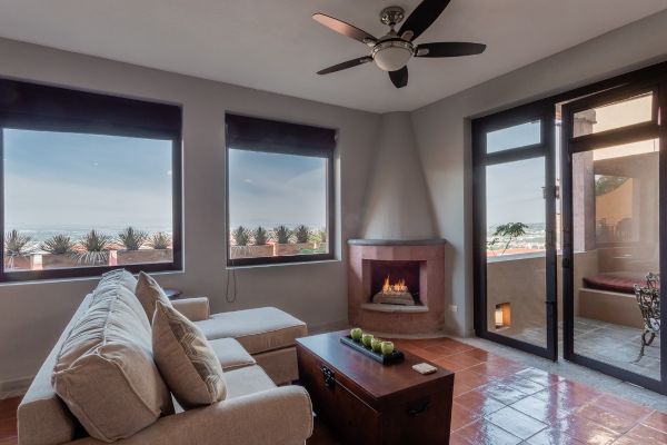2-Bedroom Condo with Pool & Parking