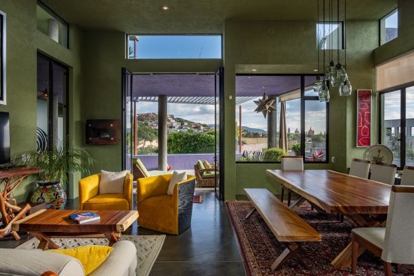 Vibrant 4BR Home/ Pool & Spacious Living